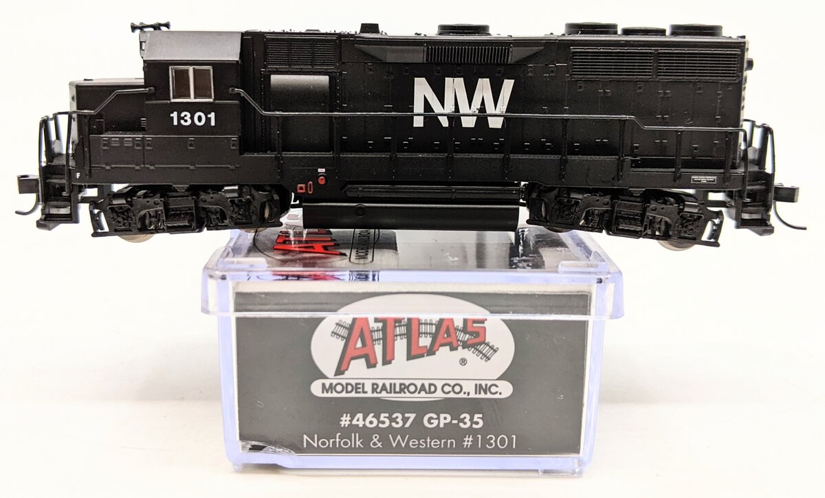 Atlas 46537 N Scale Norfolk & Western GP-35 Diesel Locomotive #1301