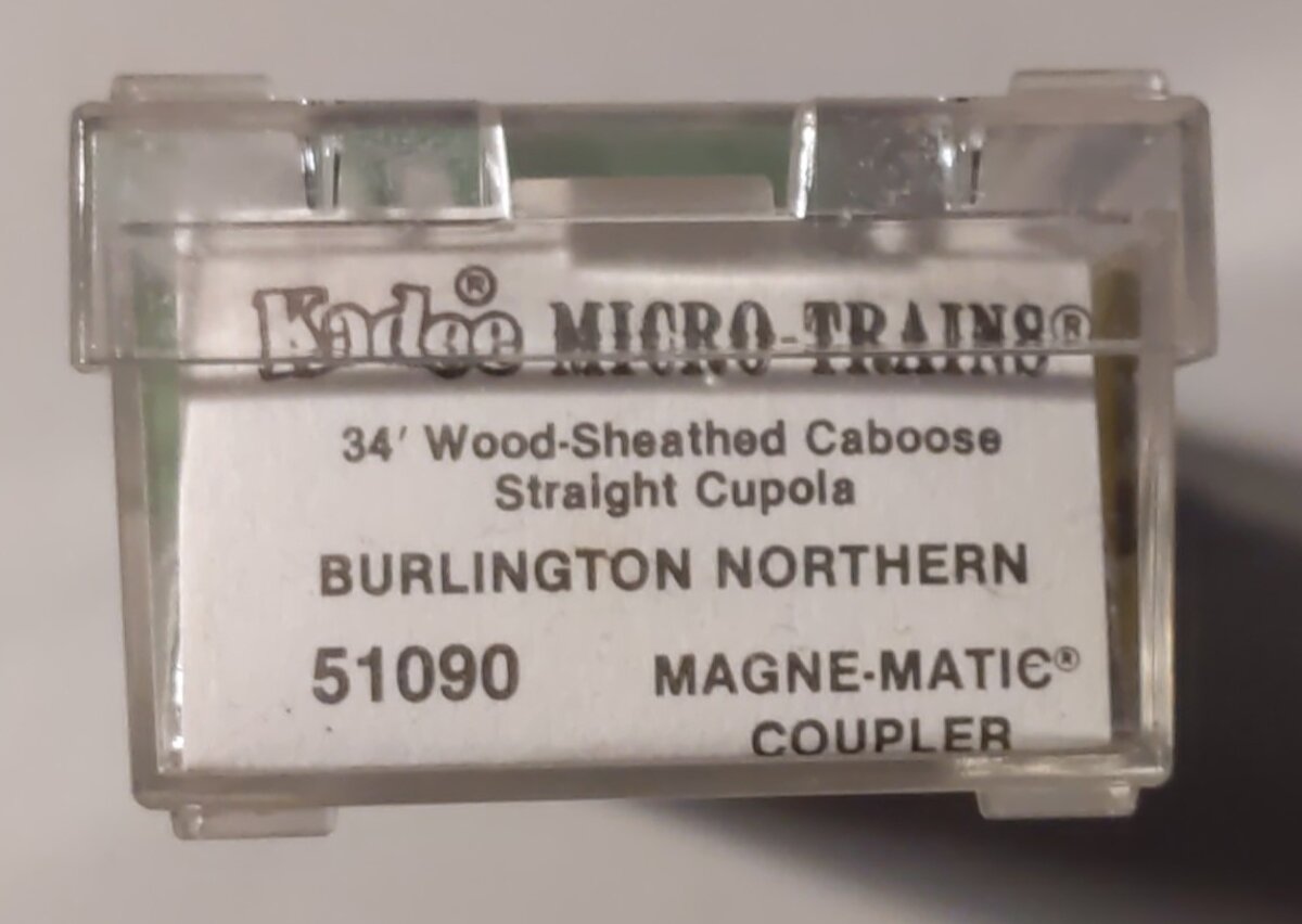 Micro-Trains 05100090 N Burlington Northern Wood Sheathed Caboose #10926 LN/Box