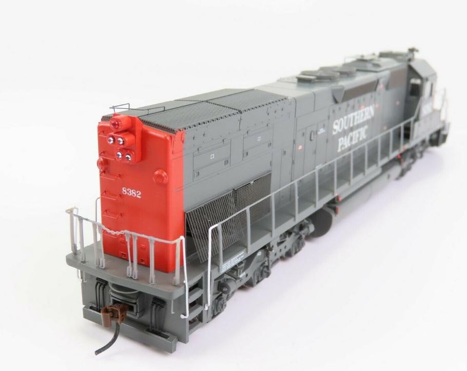 Athearn 95151 HO Southern Pacific SD40T-2 123" Nose Diesel Locomotive #8382