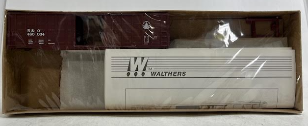 Walthers 932-4701 HO Scale Baltimore & Ohio 50' Waffle Side Box Car #480034 Kit