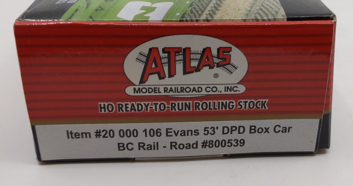 Atlas 20000106 HO BC Rail 53' DPD Boxcar #800539