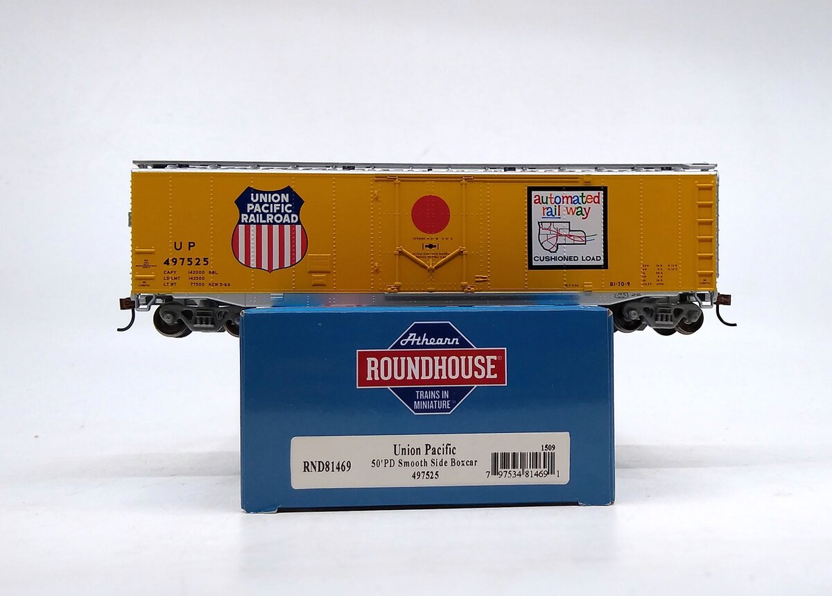 Roundhouse 81469 HO Union Pacific 50' Plug Door Box Car #497525