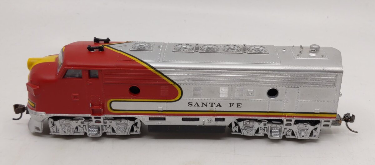 Life Like 8689 HO Scale Santa Fe F-7 Diesel Locomotive