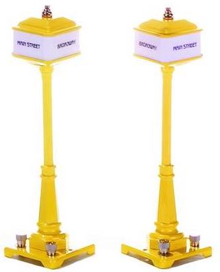 MTH 20-1028 #57 O Scale Yellow Metal Lamp Post Set (Set of 2)