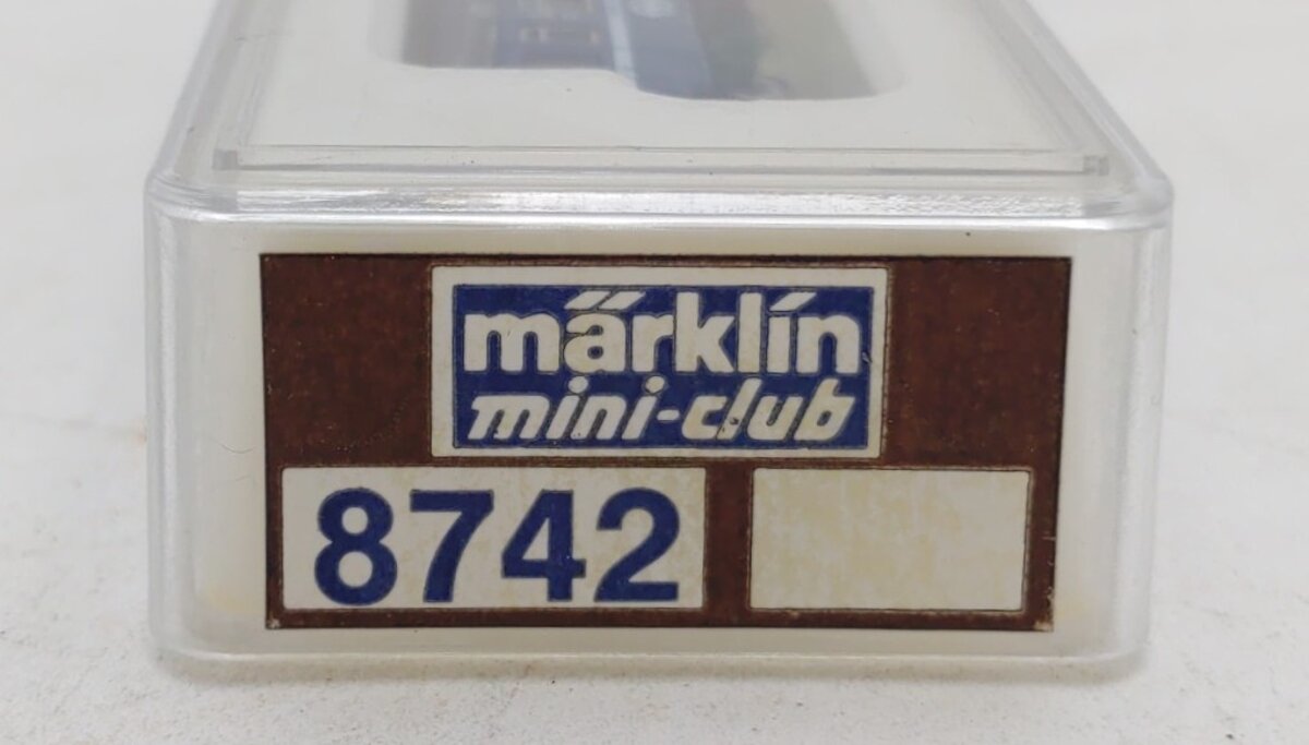 Marklin 8742 Z Scale SBB CFF FFS Coach 2nd Class Passenger Car EX/Box