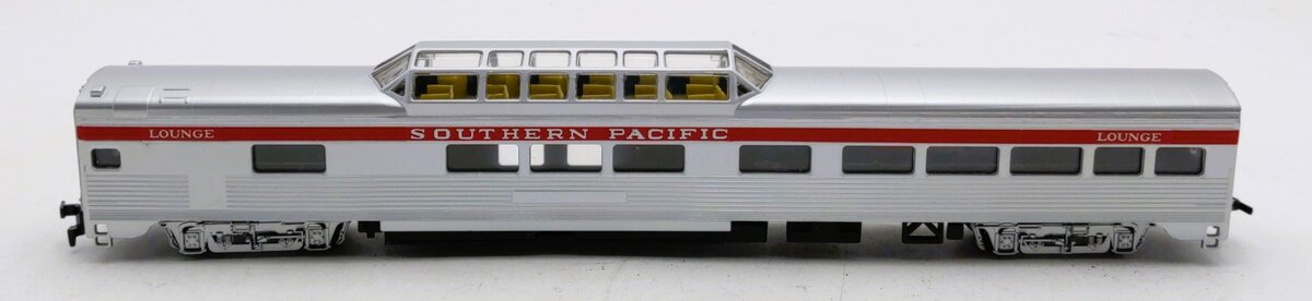IHC 47957 HO Southern Pacific Corrugated Side Lounge Vista Dome