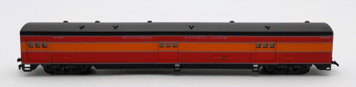 IHC 47390 HO Scale Southern Pacific Sunbeam Corrugated Side Baggage Car #6598