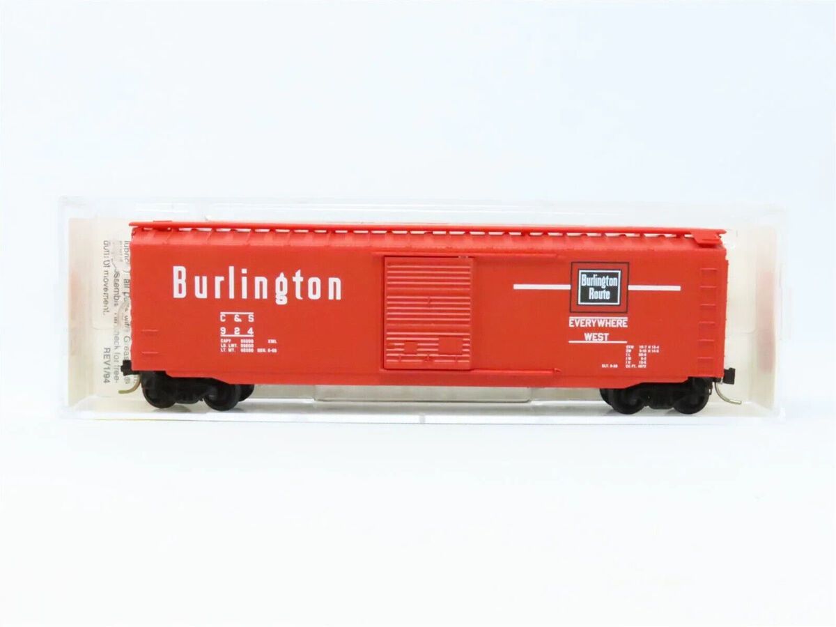 Micro-Trains 03100260 N Scale CB&Q 50' Standard Single Door Boxcar #924