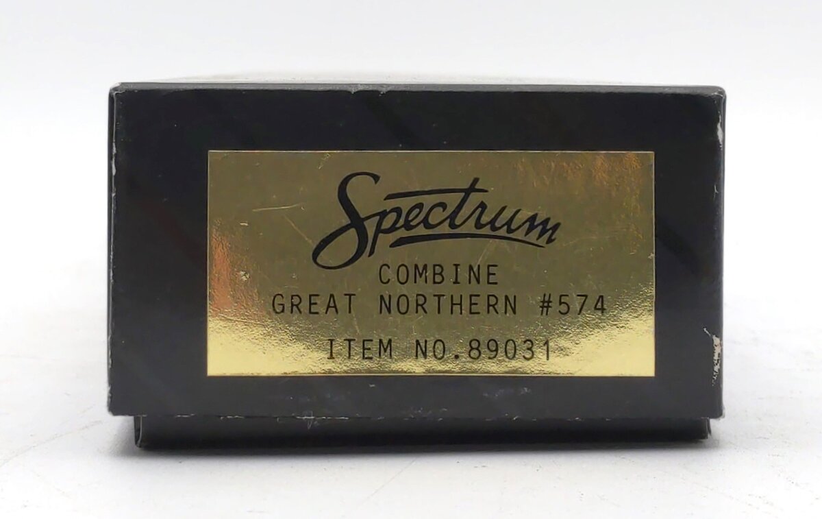Spectrum 89031 HO Scale Great Northern Combine Passenger Car #574 MT/Box