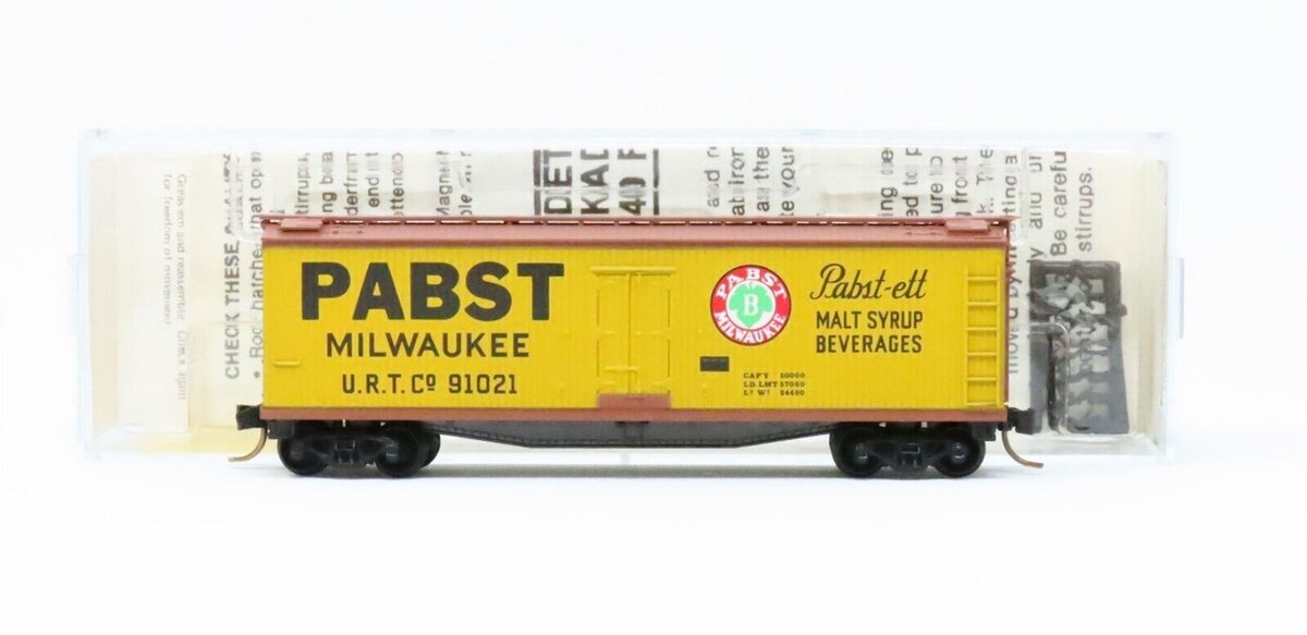 Micro-Trains 04900200 N Pabst Milwaukee 40' Double Sheathed Reefer # 91021 Kit