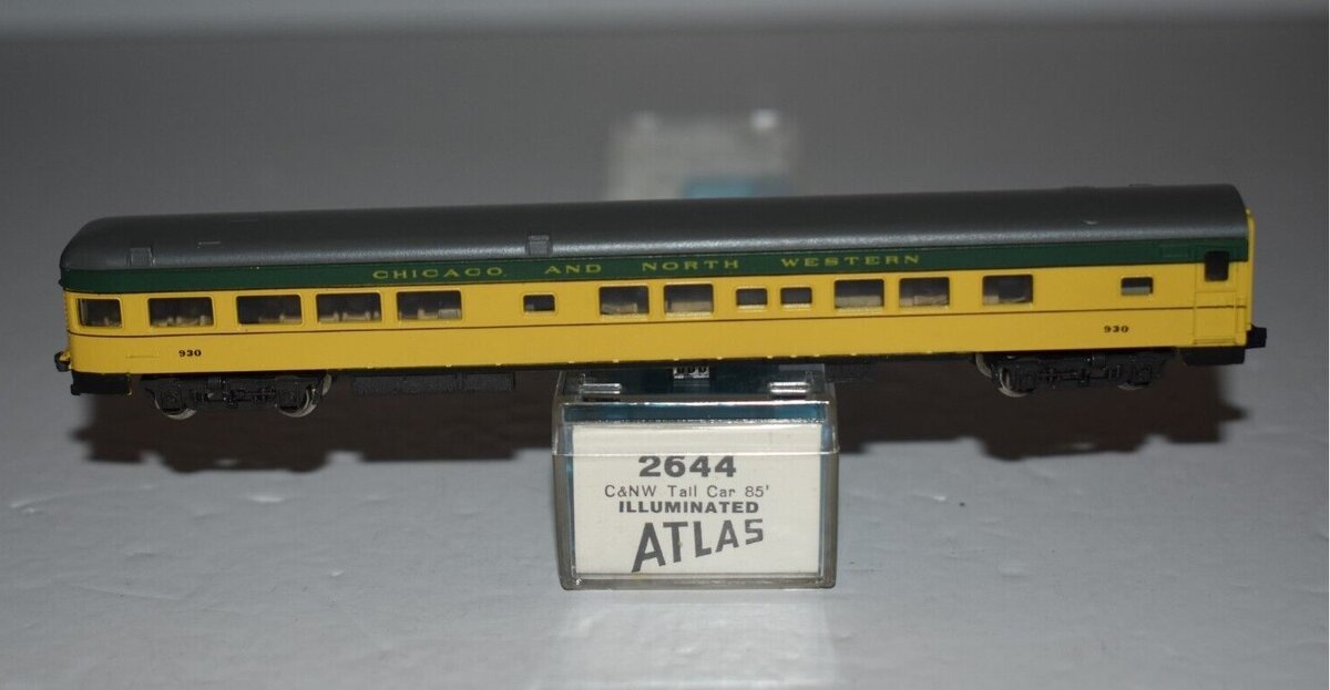 Atlas 2644 N Scale Chicago & North Western Illuminated Observation Car LN/Box