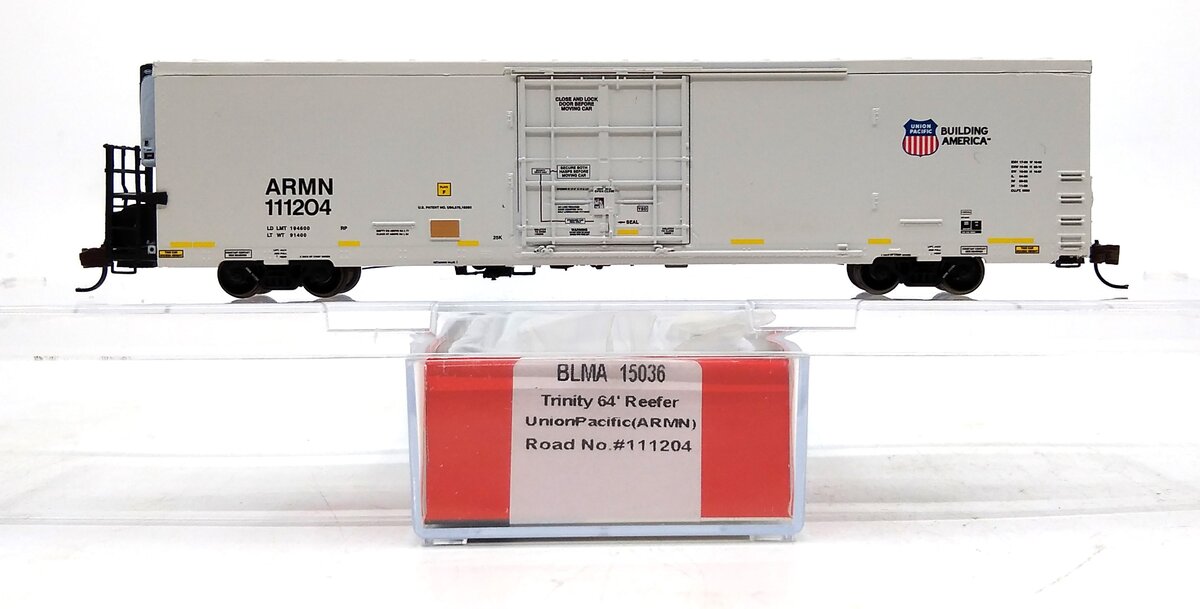 BLMA Models 15036 N Scale Union Pacific "ARMN" Trinity 64' Reefer #111204