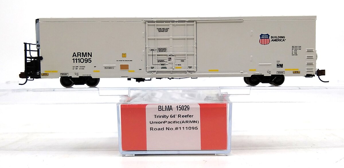 BLMA Models 15029 N Scale Union Pacific Trinity 64' Reefer #111095