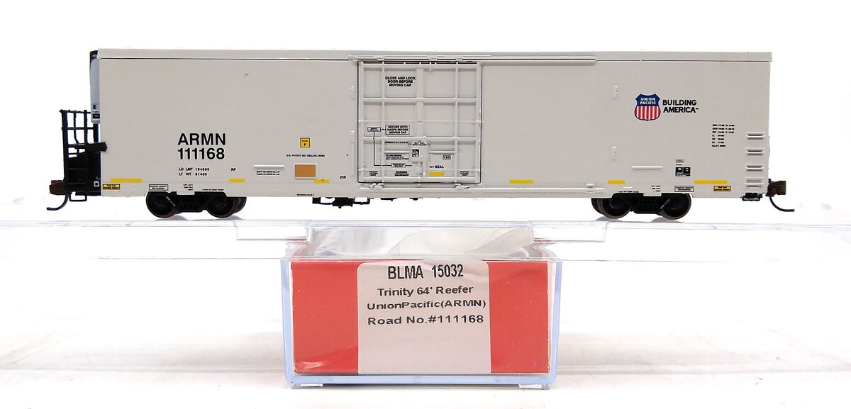 BLMA Models 15032 N Scale Union Pacific "ARMN" Trinity 64' Reefer #111168