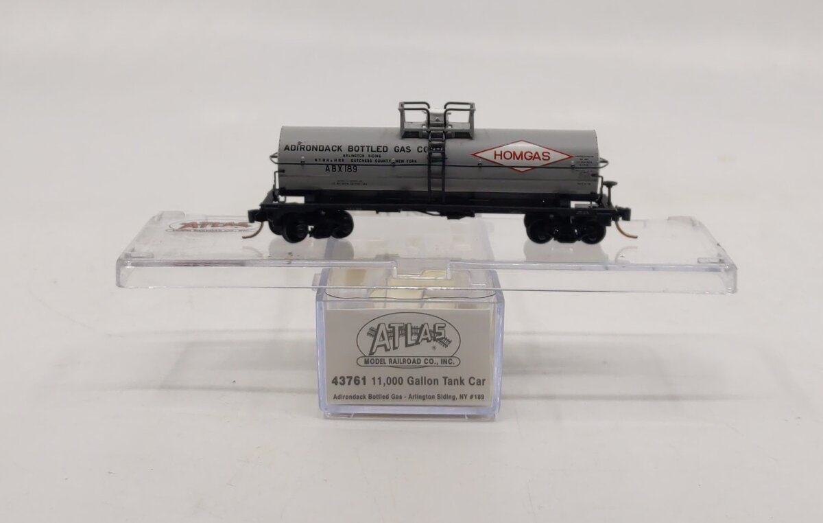 Atlas 43761 N Scale Homgas/Arlington 11,000 Gallon Tankcar