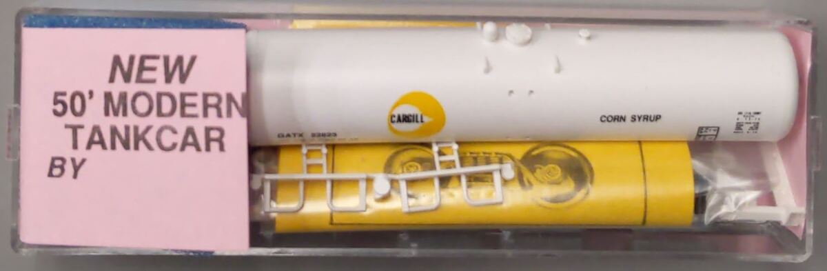 Roundhouse 8451 N Scale Cargill 50' Modern Tank Car Kit #22826