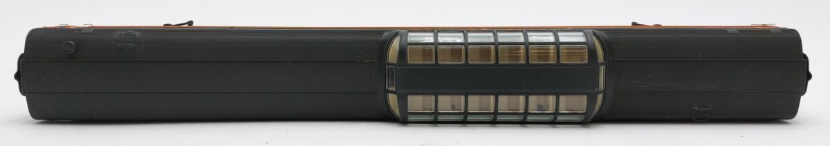Walthers 920-9057 HO 85' Budd 46-Seat Vista-Dome Coach GN Empire Builder
