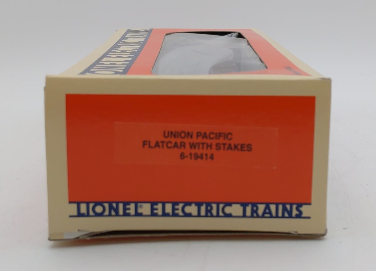Lionel 6-19414 O Gauge Union Pacific Flatcar with Stakes