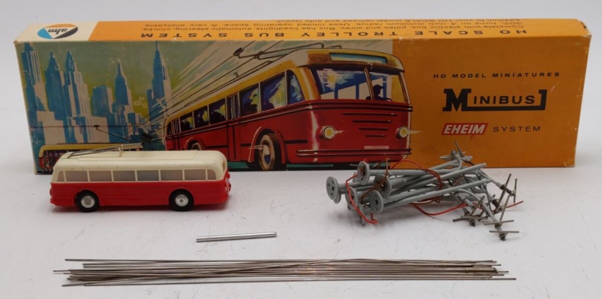 AHM 4001 HO Minibus Trolley Bus System