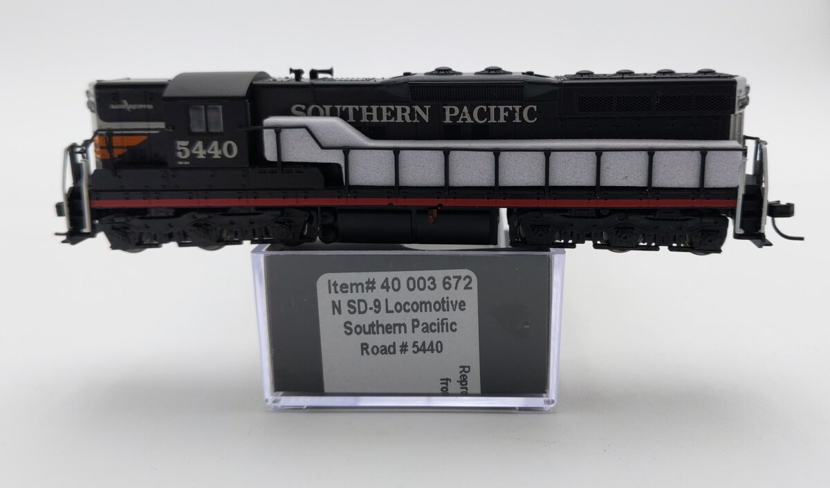 Atlas 40003672 N Southern Pacific SD-9 Diesel Locomotive #5440