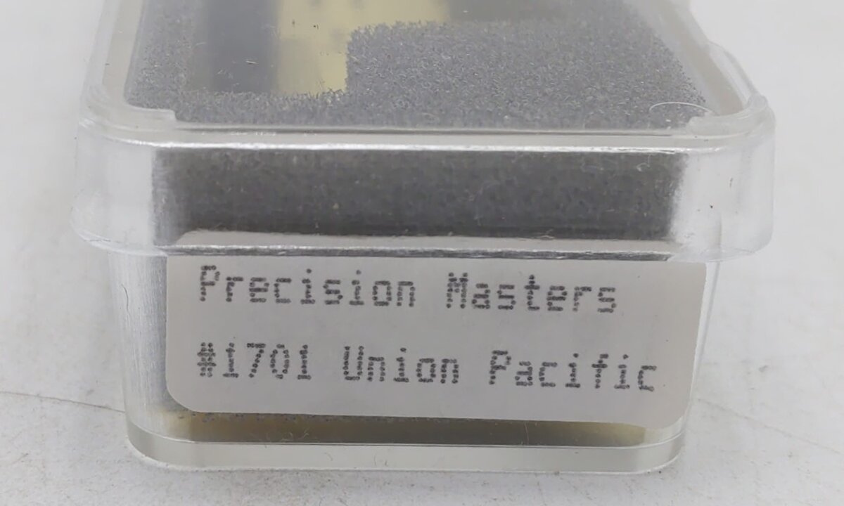 Precision Masters 1701 N Scale Union Pacific 3-Bay Covered Hopper #70911 LN/Box