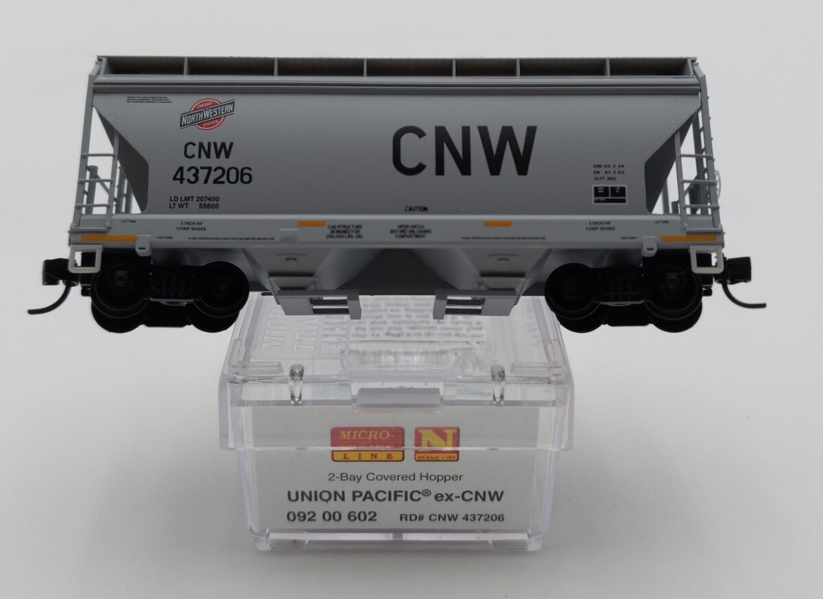 Micro-Trains 09200602 N Chicago & North Western 2-Bay Hopper #437206