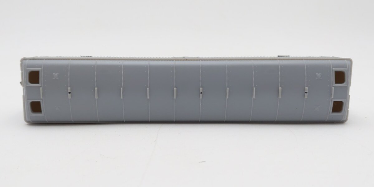 Walthers 932-5880 HO Undecorated PRR R50B Express Reefer EX/Box
