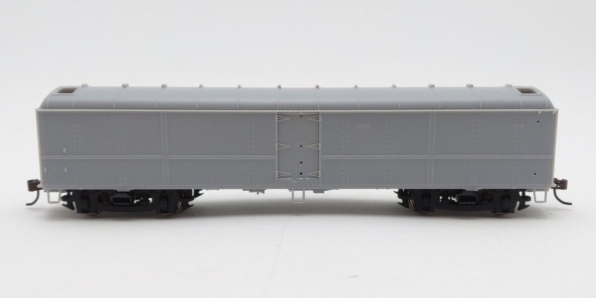 Walthers 932-5880 HO Undecorated PRR R50B Express Reefer EX/Box