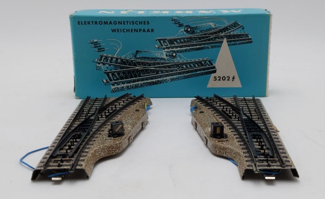 Marklin 5202 HO Scale Remote Switch Pair