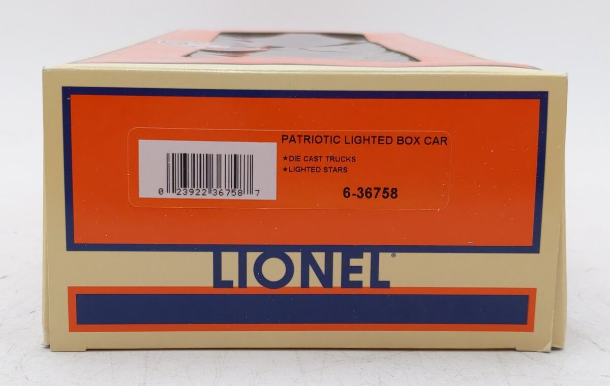 Lionel 6-36758 O Gauge Patriotic Lighted Box Car LN/Box