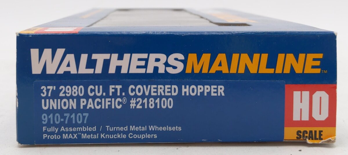 Walthers 910-7107 Union Pacific 37' Covered Hopper #218100