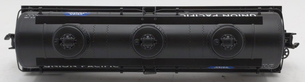 MTH 30-7318 O Gauge Union Pacific 3-Dome Tank Car #69713 LN/Box