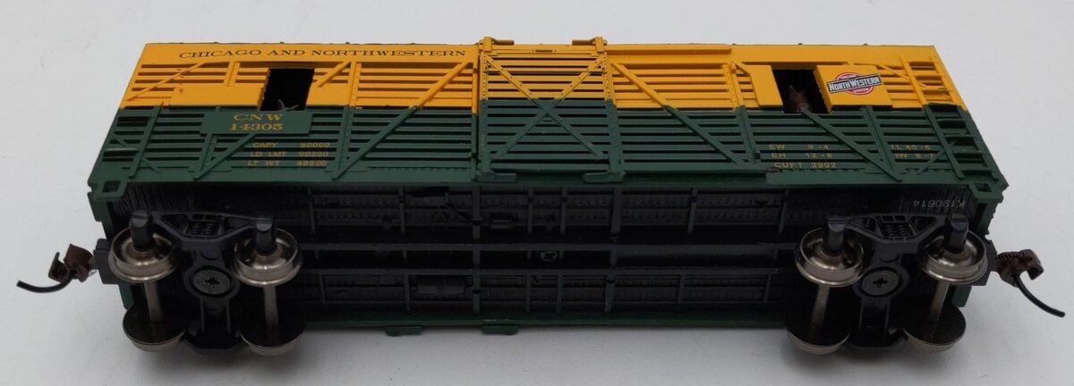 Bachmann 19703 HO Chicago and North Western 40' Animated Stock Car with Horses