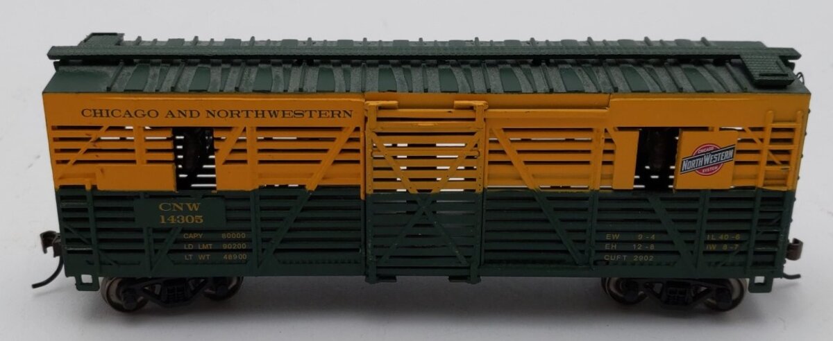 Bachmann 19703 HO Chicago and North Western 40' Animated Stock Car with Horses