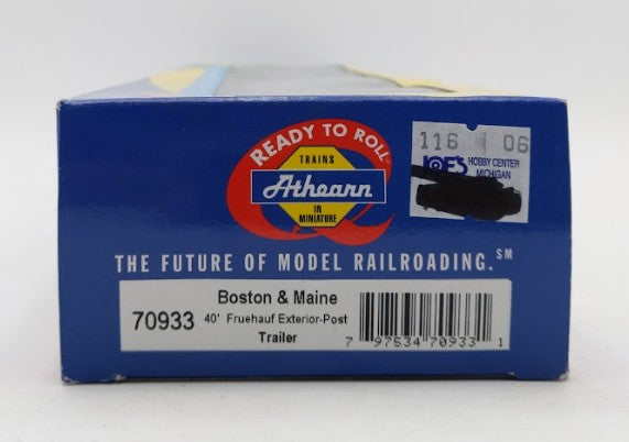 Athearn 70933 HO Boston & Maine RTR Fruehauf 40'''' Exterior Post Trailer