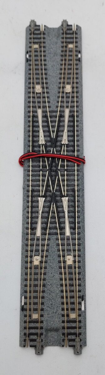 Kato 20-210 N Scale 12-3/16" 310 mm Double Crossover UniTrack