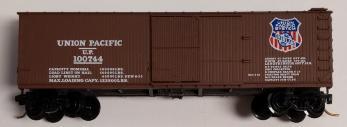 Micro-Trains 03900210 N UP 40' Double-Sheathed Single Door Wood Boxcar #100744