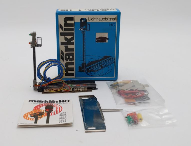 Marklin 7041 HO Operating Semaphore Signal – Trainz