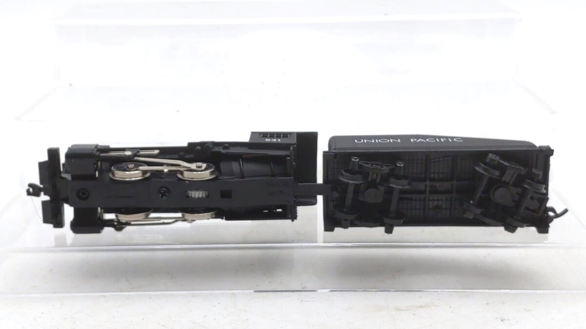 IHC 8004 HO Scale Union Pacific 0-4-0 Switcher Diesel & Tender #631 LN/Box