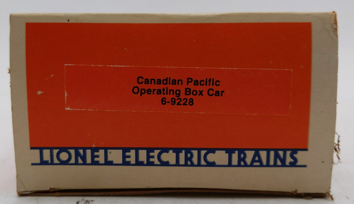 Lionel 6-9228 O Gauge Canadian Pacific Operating Boxcar #9228