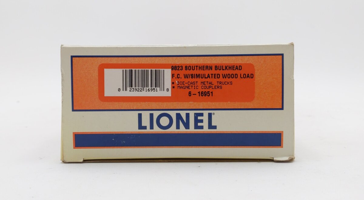 Lionel 6-16951 O Gauge 9823 Southern Bulkhead Flat Car w/ Simulated Wood Load