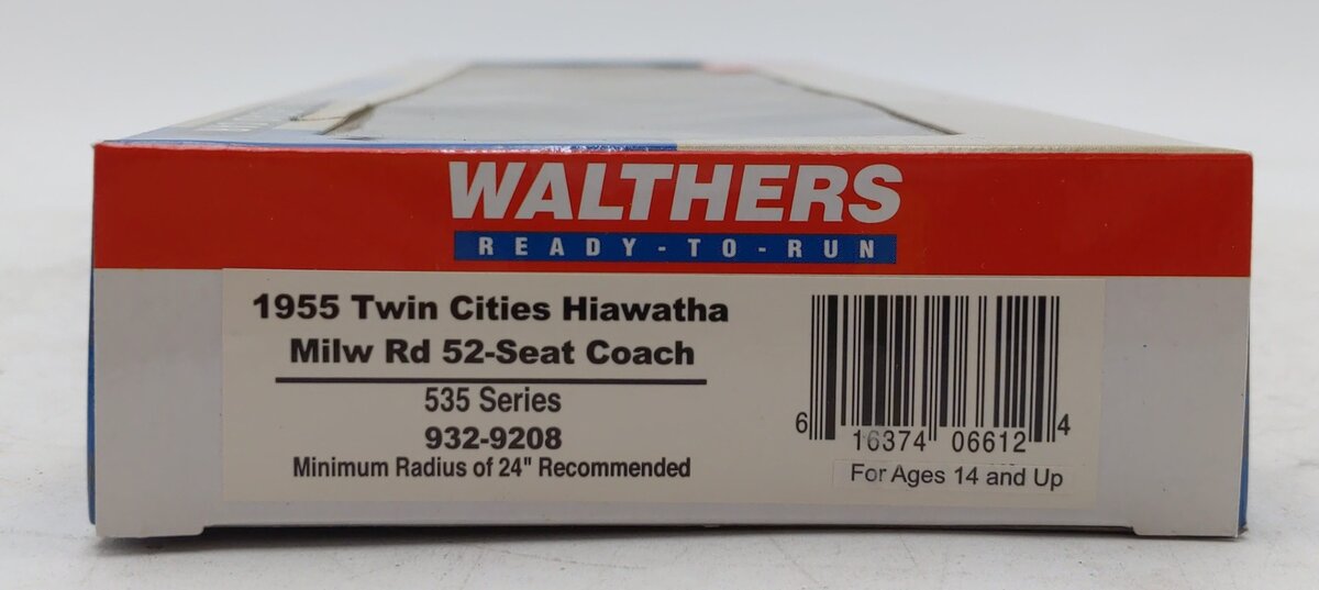 Walthers 932-9208 HO Scale Milwaukee Rd 1955 Twin Cities Hiawatha 52-Seat Coach