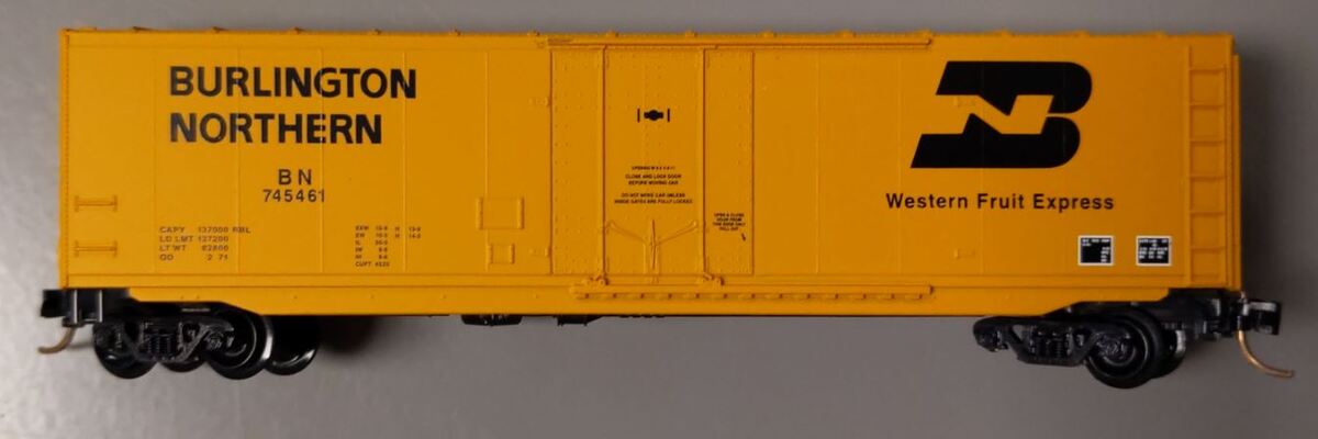 Micro-Trains 03800160 N Burlington Northern 50' Standard Boxcar #745461