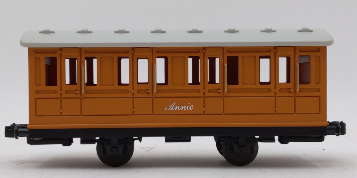 Lionel 6-15117 O Gauge Annie Passenger Coach Car LN/Box