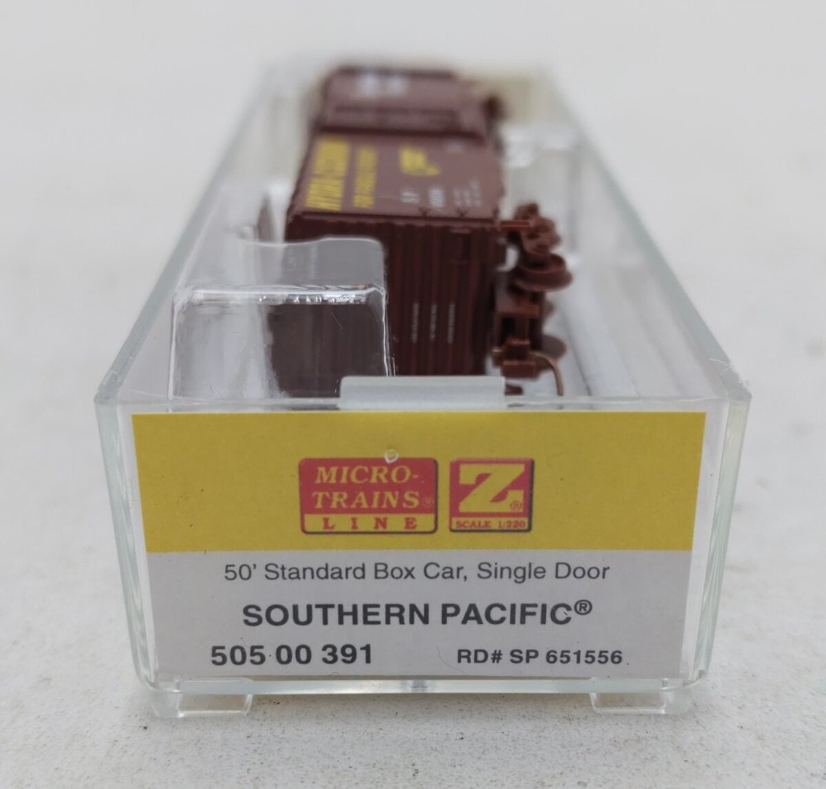 MicroTrains 50500391 Z Southern Pacific 50' Standard Boxcar with Load #651556