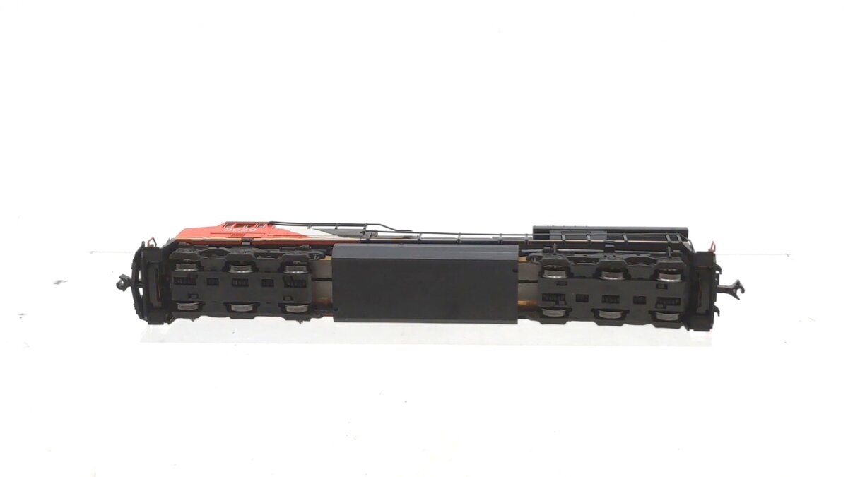 Kato 176-8951 N Scale Canadian National GE ES44AC Diesel Locomotive #2930