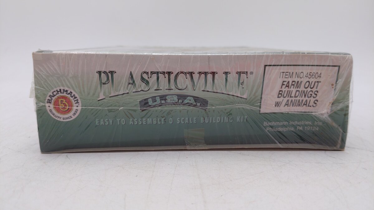 Bachmann 45604 O Scale Plasticville Farm Out Model Building Kit (Set of 3)