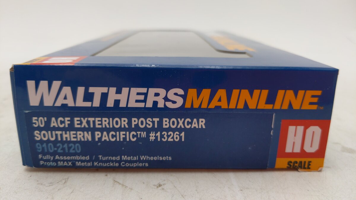 Walthers 910-2120 HO Southern Pacific 50' Exterior Post Boxcar #13261