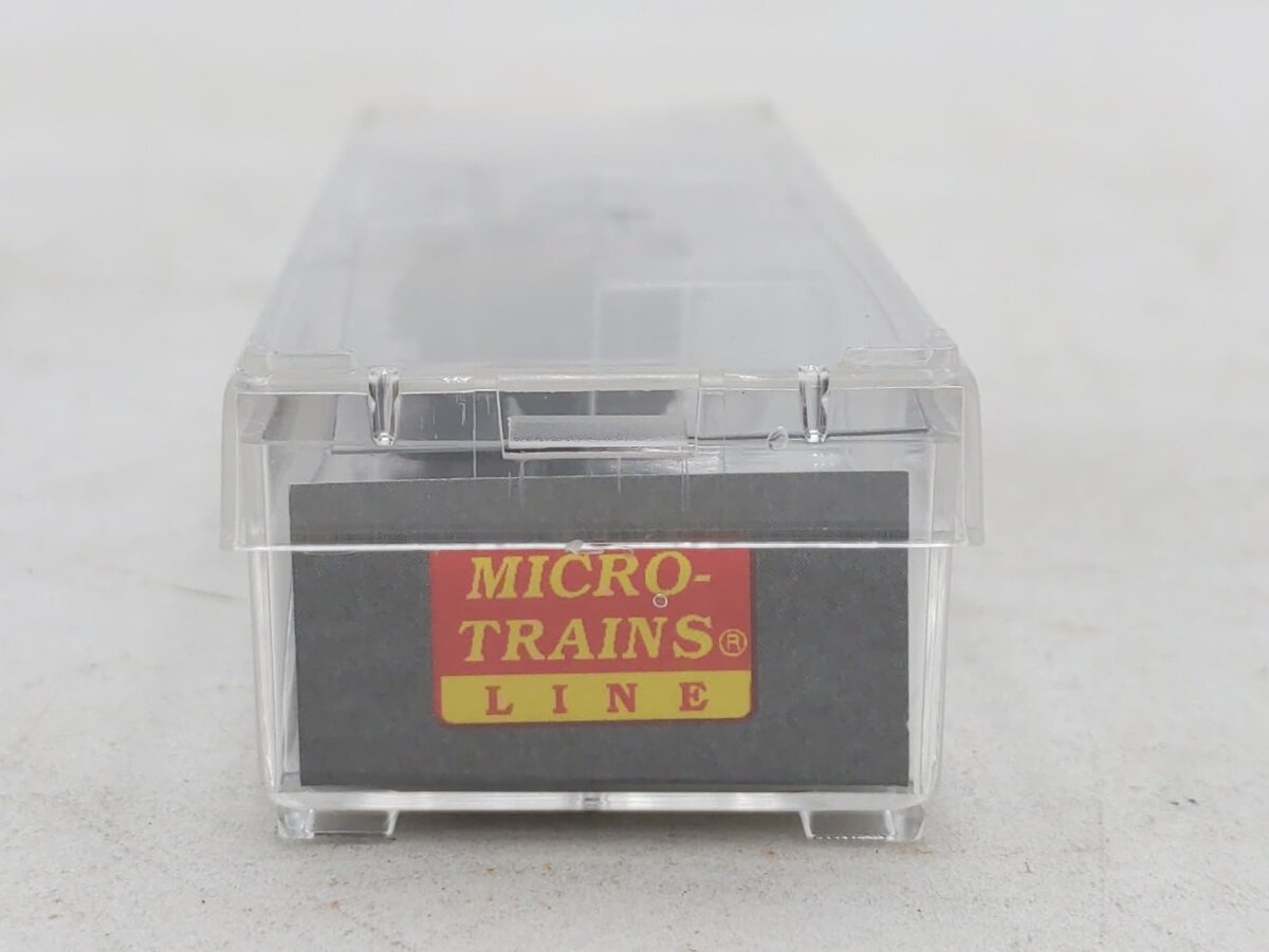 Micro-Trains 53000408 Pan American Petroleum 40' Single-Dome Tank Car #4133