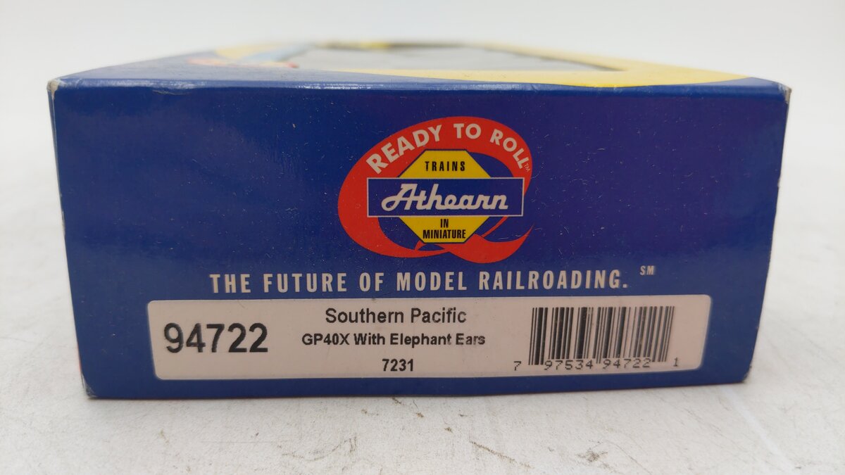 Athearn 94722 HO Scale Southern Pacific EMD GP40X Diesel Engine w/Elephant Ears MT/Box